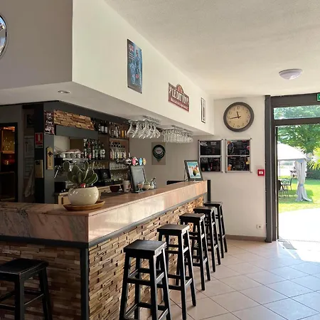 Domaine Du Roc Nantais 3* Nant