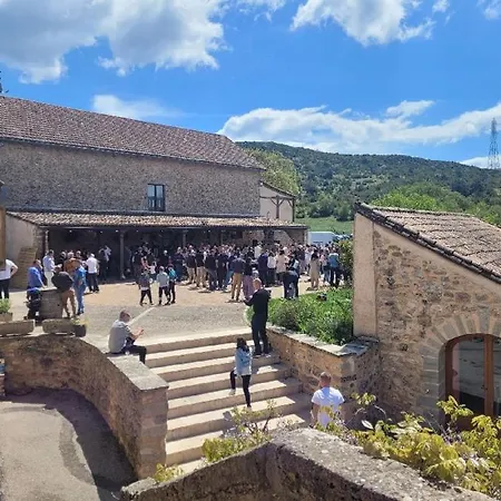 אתר נופש Domaine Du Roc Nantais